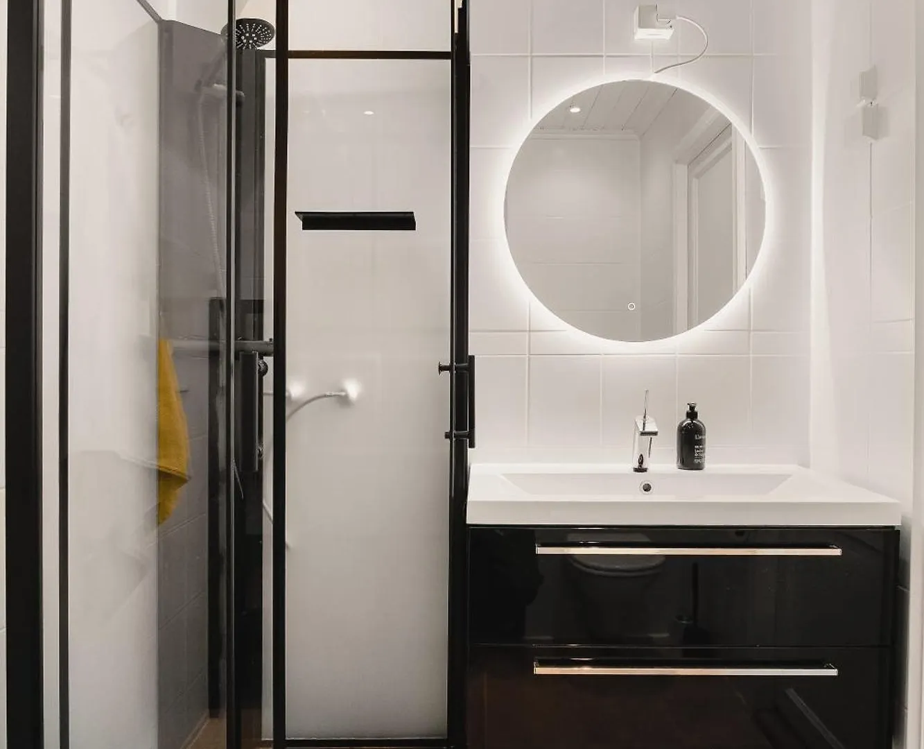 Daire Renovated Gem With Balcony In Central Street Bergen Norveç